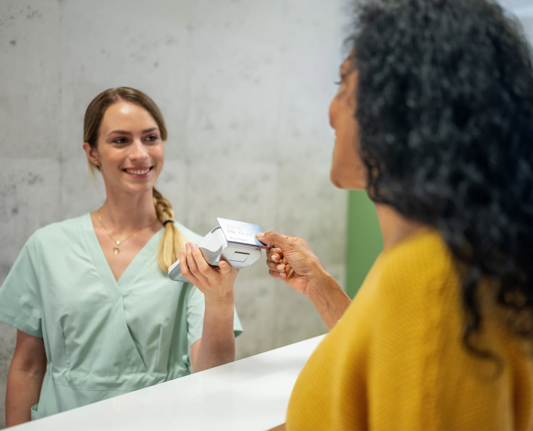 Krankenversicherungskarte Rezeption Arztpraxis